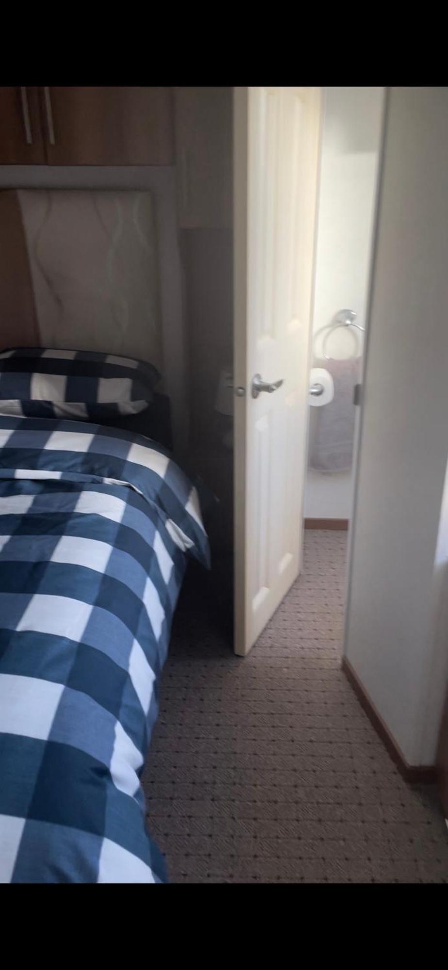 1 Gullion Lodge ニューリー エクステリア 写真